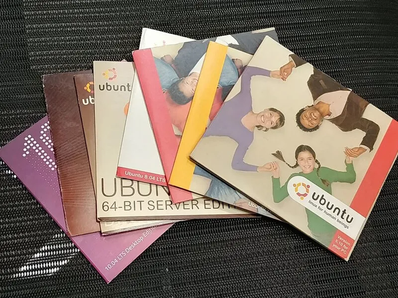ubuntu_disto_cd.jpg